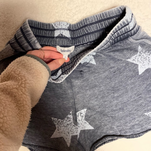 Splendid cozy blue star lounge shorts with a drawstring waist and pockets - Picture 2 of 4